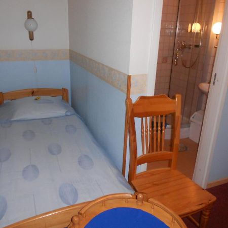 Poska Villa Guesthouse Таллин Номер фото